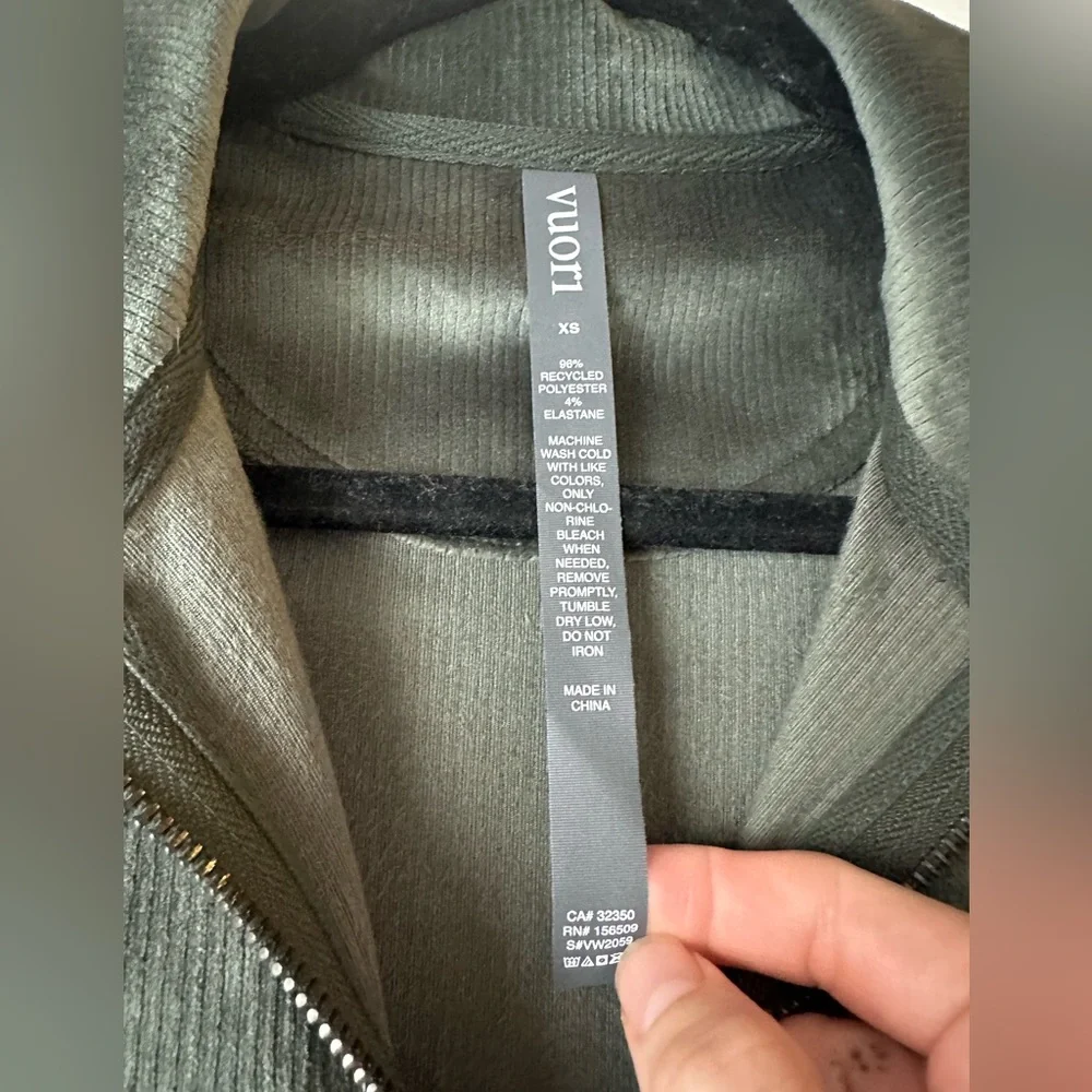 Vuori Haven Half-Zip - Picture 5 of 5